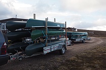 Nye kano stativ på hengerne for å få plass til 10 kanoer.   Foto: Charles Petterson. 
